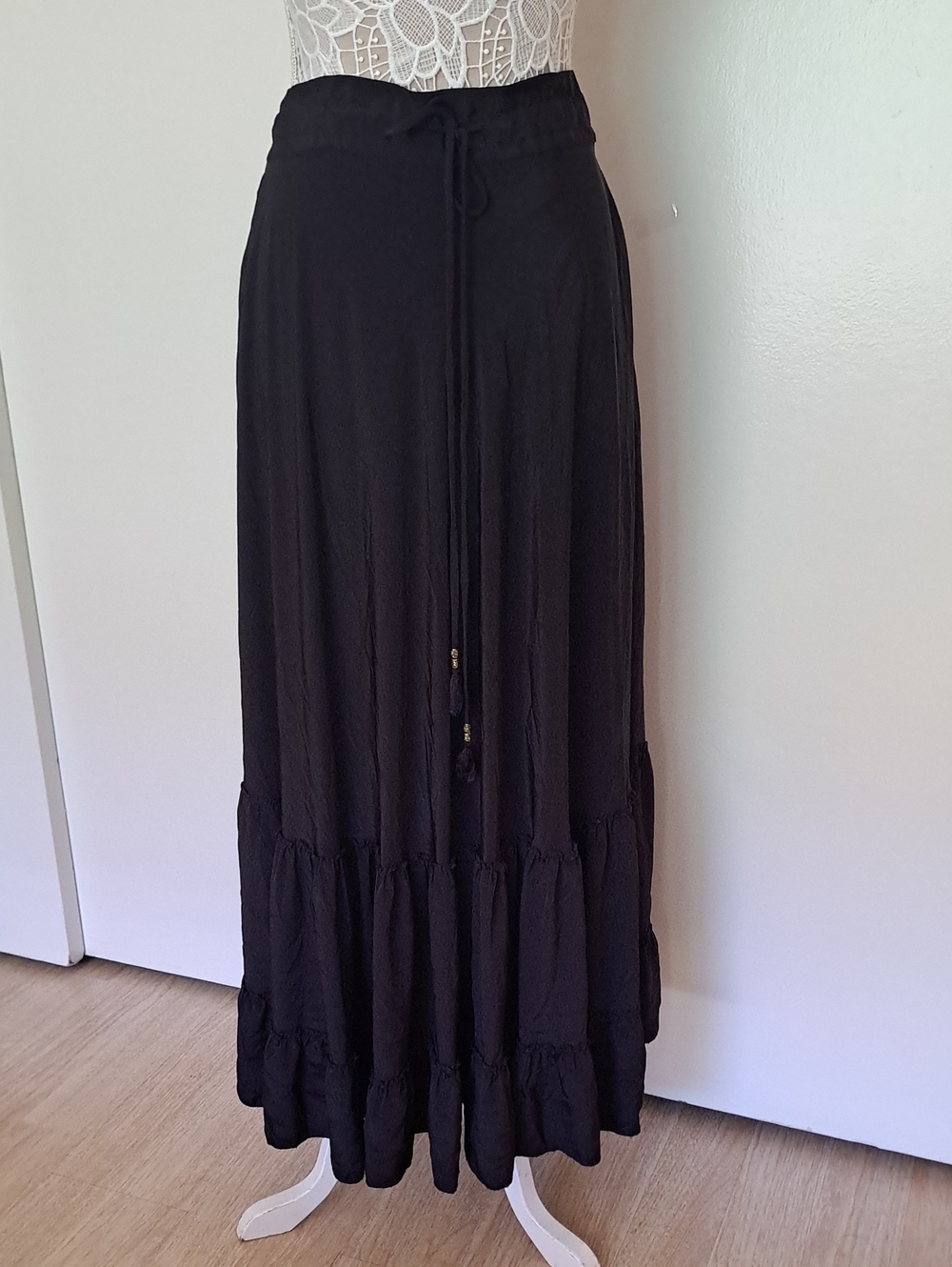 KARMA HIGHWAY Women's Black Tiered Maxi Skirt with Drawstring Waist